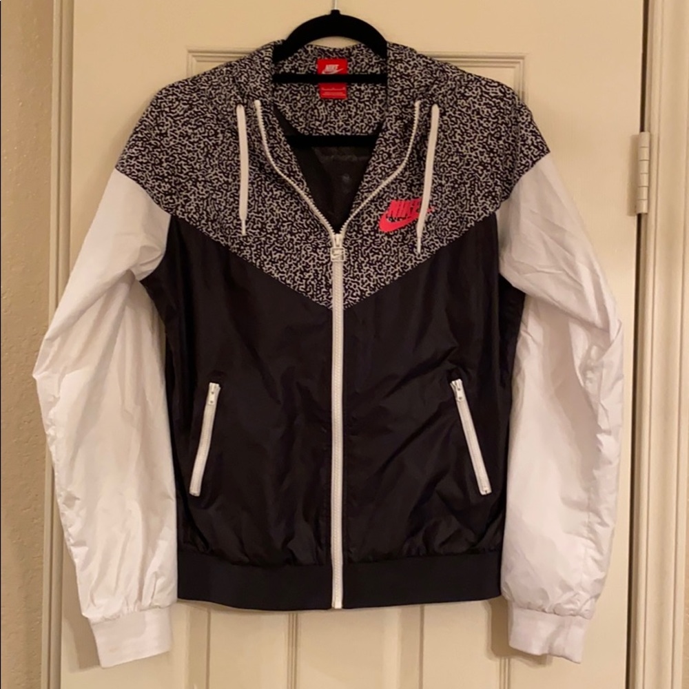 ✨ Sold ✨ Nike Windbreaker